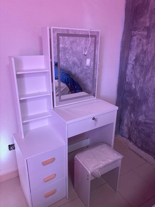 Tocador Blanco con Espejo y Cajones