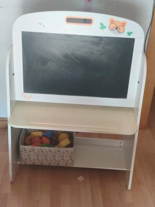 Escritorio Infantil con Pizarra