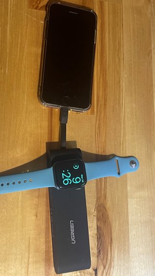 Cargador Portátil Ugreen para iPhone y Apple Watch
