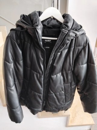 Cazadora Acolchada Negra Pull&Bear