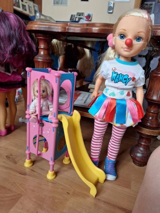 Muñeca Nancy con Parque Infantil