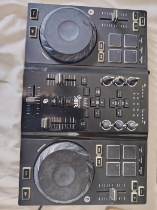 Controladora DJ Hercules DJControl AIR