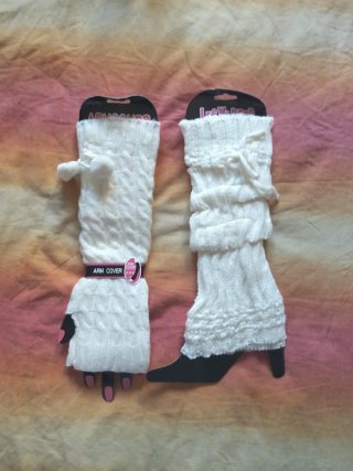 Set de Mitones y Calentadores Blancos