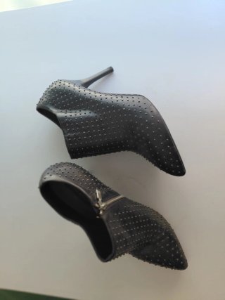 Zapatos de tacón con tachuelas Zara
