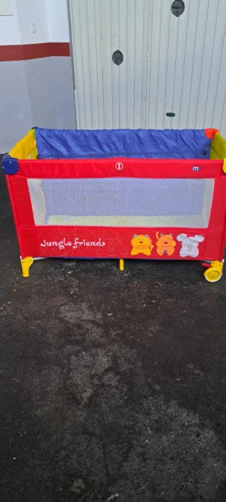Cuna de viaje Jungle Friends con cambiador