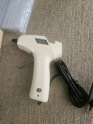Pistola de pegamento caliente y 30 barras