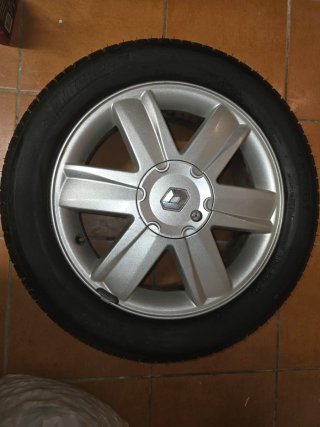 Rueda Renault Llanta 16 y Neumático Michelin