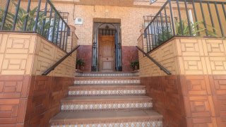 Casa Independiente con Gran Azotea y Patio