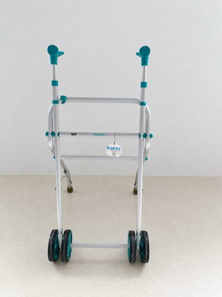 Andador Nuevo con etiqueta Forta Air para mayores