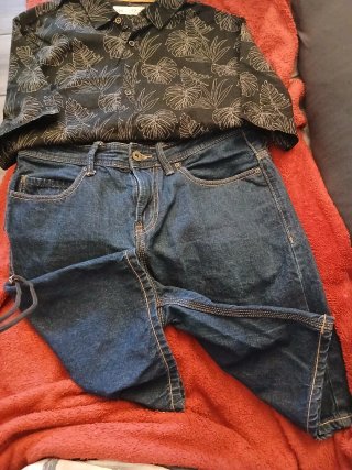Pantalón Springfield Vaquero y camisa Zara