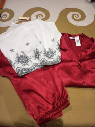 Pijama y Top Women'secret Talla L