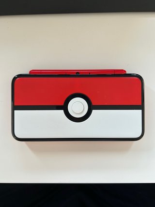 Nintendo 2DS Edizione Poké Ball