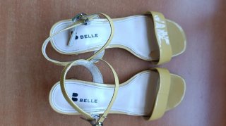 Sandalias de tacón bajo BELLE amarillas