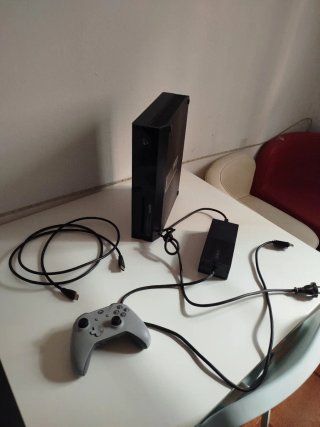 Consola Xbox One con Mando