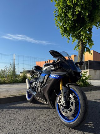 Yamaha R1M