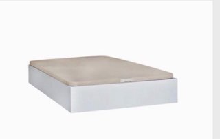 Canapé abatible blanco de 150x 190 tiene un año