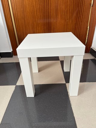Mesa auxiliar IKEA blanca 35x35 cm