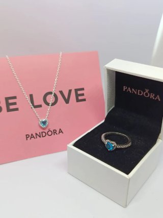 Conjunto Collar y Anillo Pandora