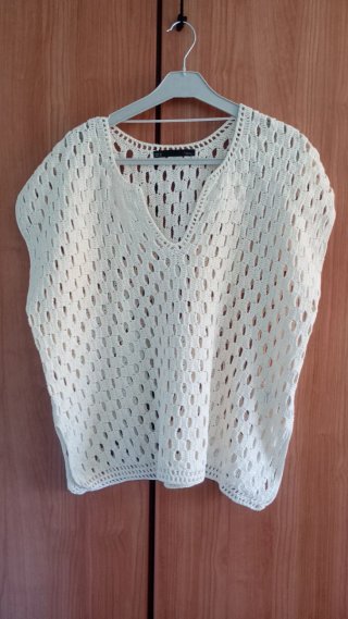 Top calado estilo bohemio beige
