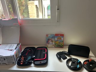 Nintendo Switch + 2 Giochi e Accessori, 2 usi