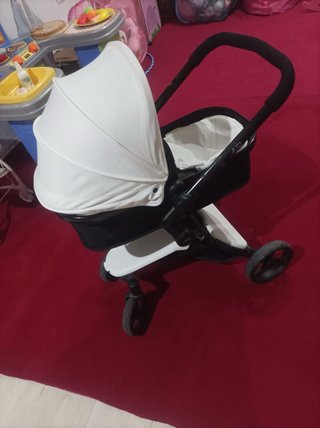 Carro de Muñecas Estilo Moderno