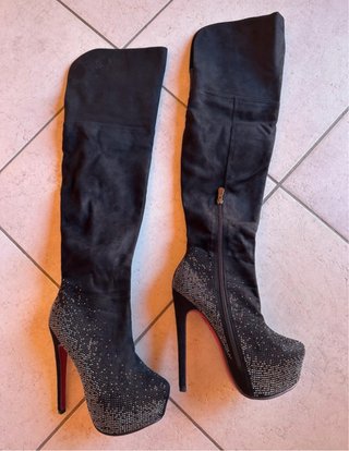 Stivali alti con tacco e strass