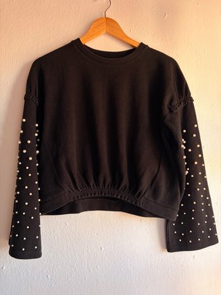 Sudadera Negra Bershka con Perlas
