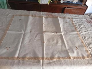 Mantel Antiguo Bordado a Mano