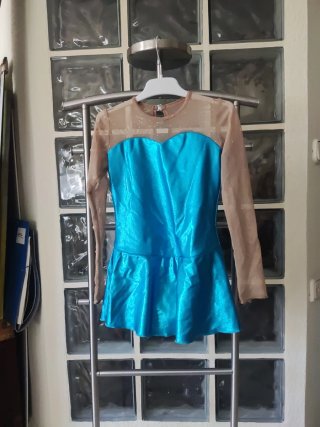 Traje de danza/patinaje turquesa y beige 8/10 años