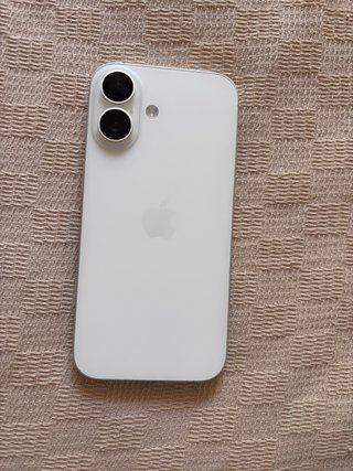 iPhone 16