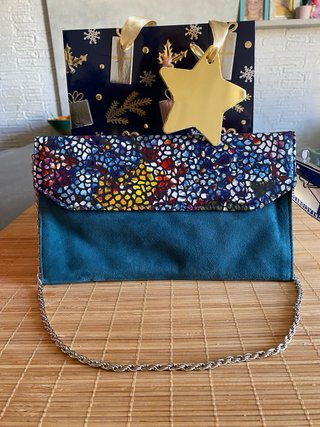 Bolso de Piel Estilo Gaudí con Cadena