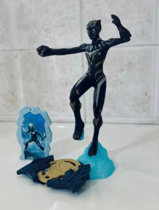 Action Figure Black Panther - Sorpresa Kinder