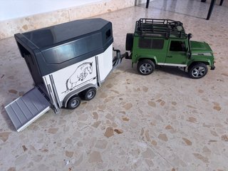 Land Rover Defender con Remolque.