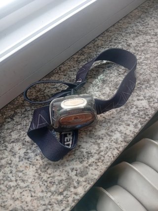 Linterna Frontal Petzl Tikkina