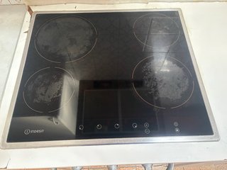 Placa Vitrocerámica Indesit 4 Fuegos