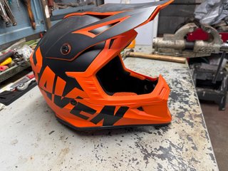 Casco Enduro Raven Negro y Naranja