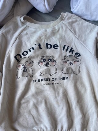 Sudadera Beige con Estampado de Hámsters