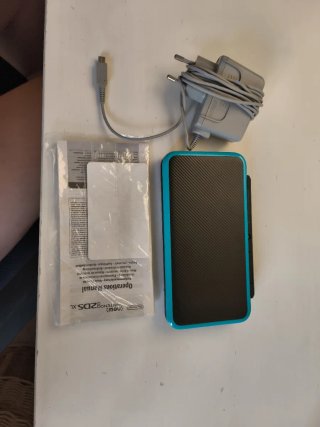 Nuovo Nintendo 2DS XL Nero e Turchese