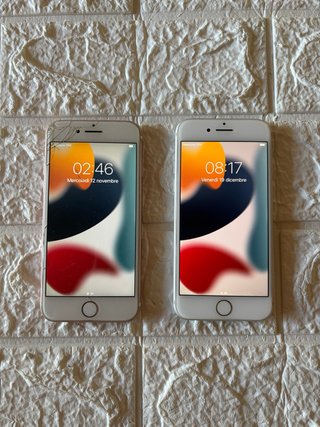 Lotto 2 iPhone 7 - 32GB Rosa/Grigio