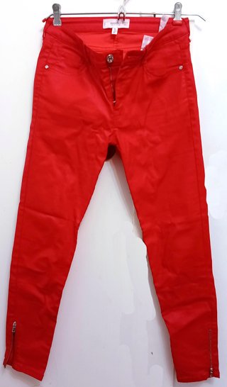 Pantalones rojos plastificados Mango