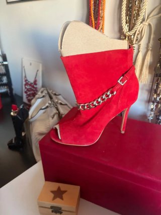Botines Guess Rojos con Cadena