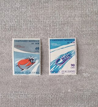 2 Francobolli Campionato Mondiale Bob 1966