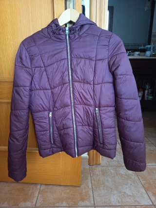 Plumífero Granate con Capucha