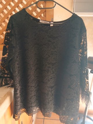 Blusa de encaje negra Punt Roma Talla XL nueva