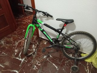 Bicicleta de Montaña Infantil Negra y Verde de 20"