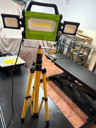 Foco LED de Trabajo con Trípode