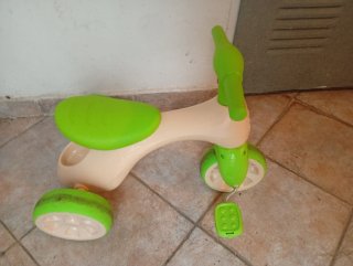 Triciclo Infantil Verde y Crema