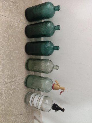 Lote de 6 Sifones Antiguos de Cristal y Dama juana