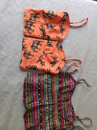 Set de 2 tops estampados+chaquetita negra