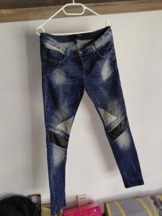 Pantalón vaquero con paneles